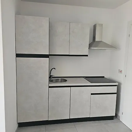 Apartment One Bedroom *